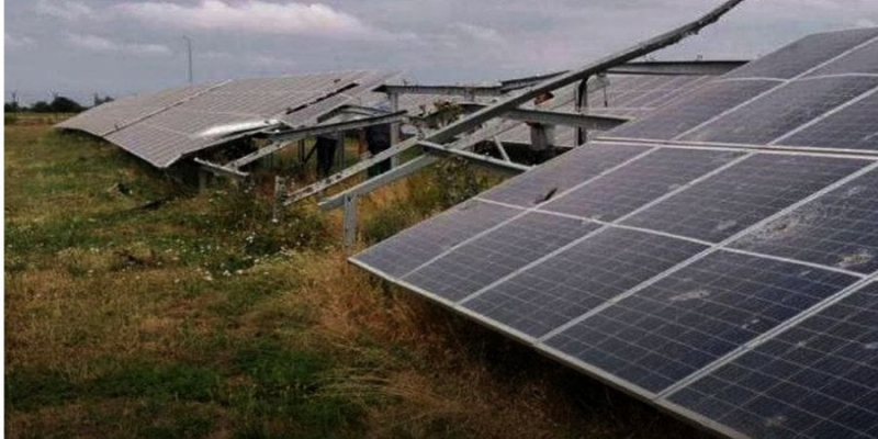 Другий успішний досвід з початку війни. Компанія Ахметова допомогла відновити майже повністю знищену сонячну станцію