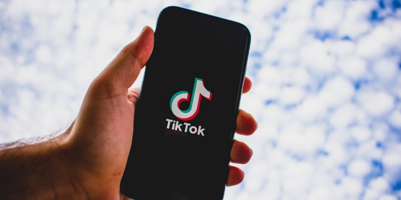 Хто&nbsp;б міг подумати. TikTok дозволяв дітям легко реєструватися на&nbsp;платформі за&nbsp;нехитрою схемою&nbsp;&mdash; розслідування