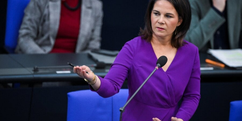 Міністри закордонних справ Німеччини та Угорщини посварилися через блокування допомоги Україні