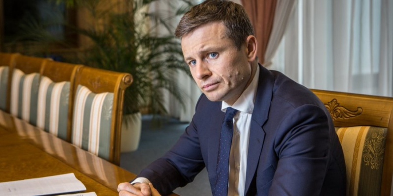 На&nbsp;два мільярди доларів менше. Бюджет на&nbsp;2024 рік затвердили до&nbsp;ухвалення в&nbsp;Раді &mdash; зовнішню підтримку урізали, але макропрогноз поліпшили