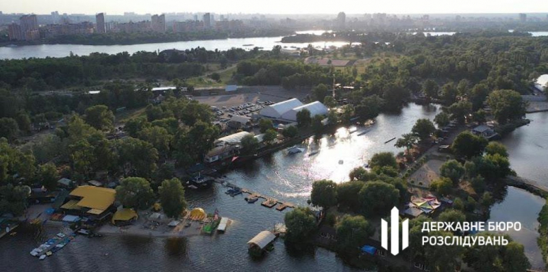 На&nbsp;острові Муромець. Суд заарештував понад 80 об'єктів нерухомості у&nbsp;столичному парку розваг