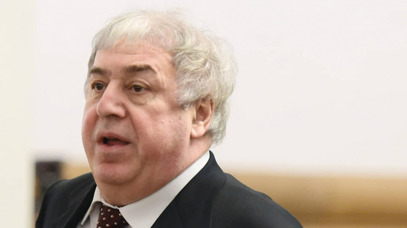 &laquo;Нефтису&raquo; поделили по-братски
