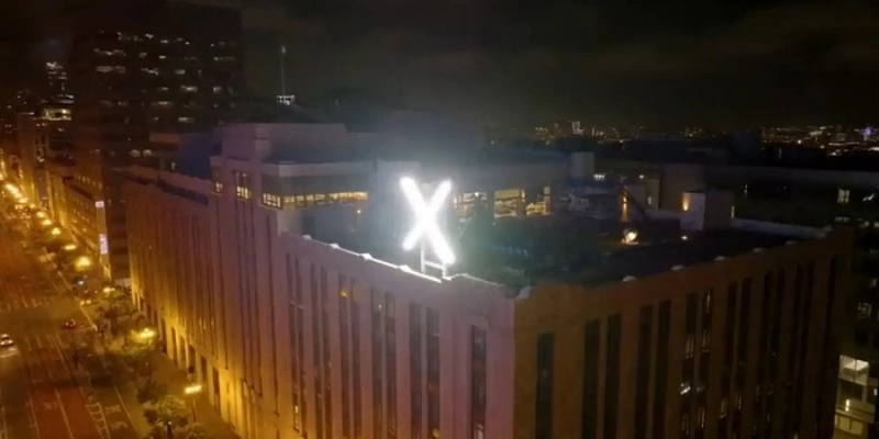 Реклама від Маска. Великий новий логотип Twitter на&nbsp;штаб-квартирі компанії не&nbsp;сподобався владі Сан-Франциско