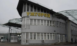 Рівно о четвертій дня. Держприкордонслужба підтвердила блокування словацького кордону