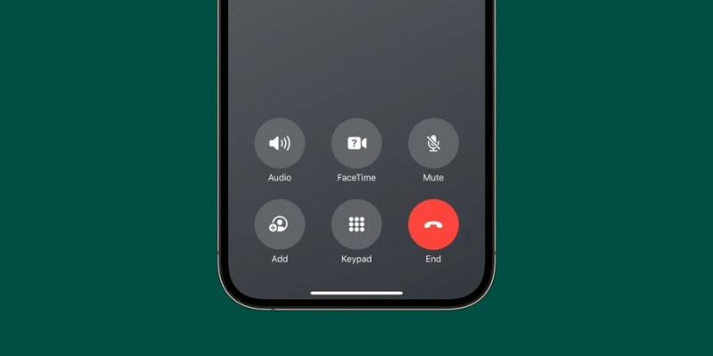 Щоб ви&nbsp;не&nbsp;розслаблялися. Apple вирішила змінити розташування кнопки завершення дзвінка на&nbsp;iPhone