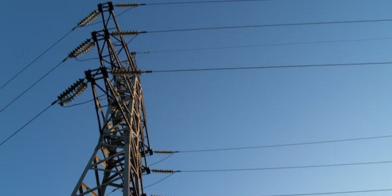 &laquo;Система працює в&nbsp;аварійному режимі&raquo;: експерт розповів, чи&nbsp;готуватись до відключень світла влітку