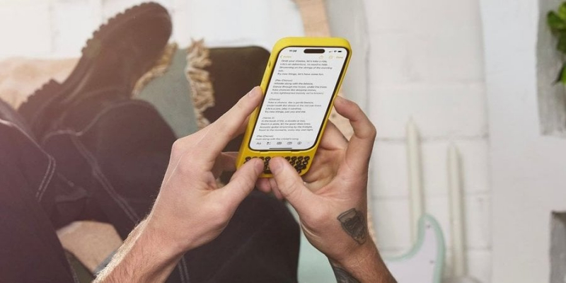 Для людей з великими пальцями. На iPhone зробили клавіатуру зі справжніми кнопками