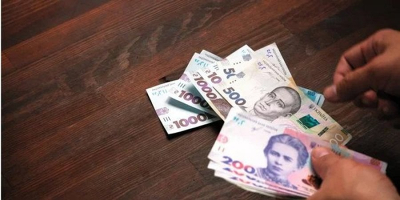Ексклюзив. Скільки заробляє директор, начальник відділу, фахівець — дослідження EY