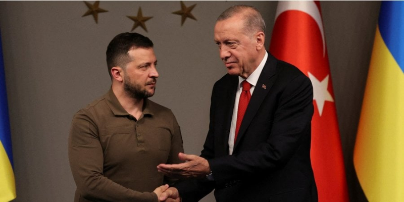 Гроші тижня. Зерновий коридор прокладуть без Путіна, голова Київміськбуду «застряг» на Евересті, Абрамовича заслали в Україну