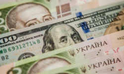 Курс валют НБУ. Євро зростає, а долар падає