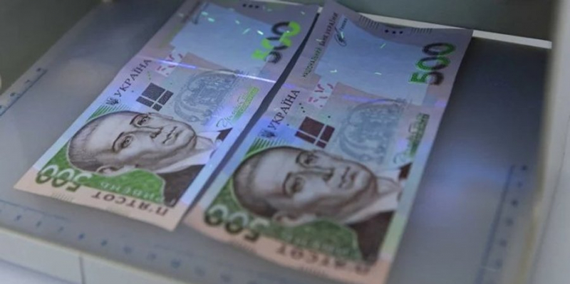 Мінімальна зарплата в 2024 році. Коли і на скільки зросте та на які виплати вплине