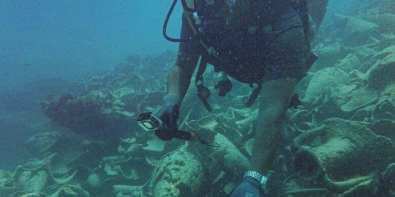 Морські археологи виявили цілу гору артефактів на затонулому біля берегів Єгипту кораблі