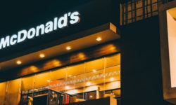 Не так сталося, як гадалося. McDonald’s планував повернутися до РФ, коли продавав свій бізнес