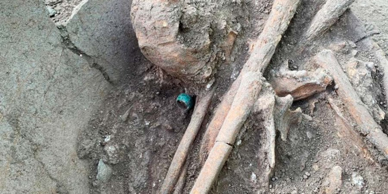 Поховали в&nbsp;глечику, одягли каблучку. Археологи знайшли дивовижну могилу принесеного в&nbsp;жертву молодого майя