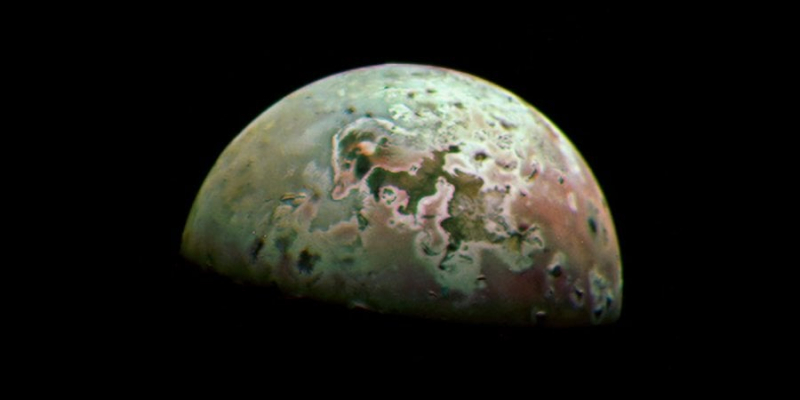 Виглядають незвично. NASA показало фото вулканів на супутнику Юпітера
