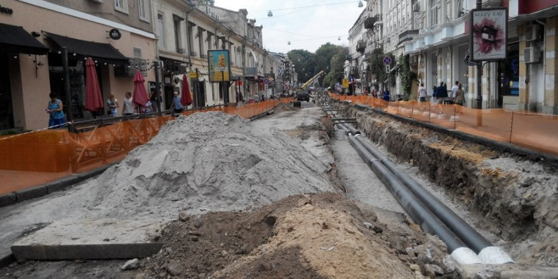 Водогін в Одесі. На тлі скандалів з витратами муніципалітетів, центральна влада направляє 360 млн гривень субвенцій на довгобуд
